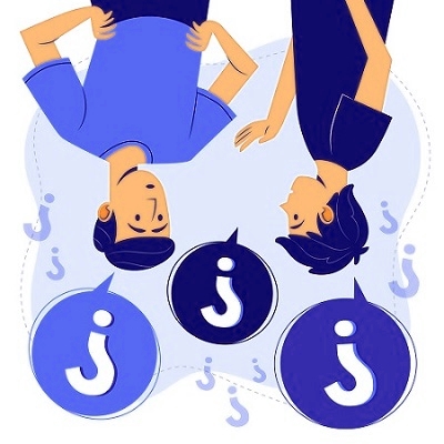 質問をする2人の男性